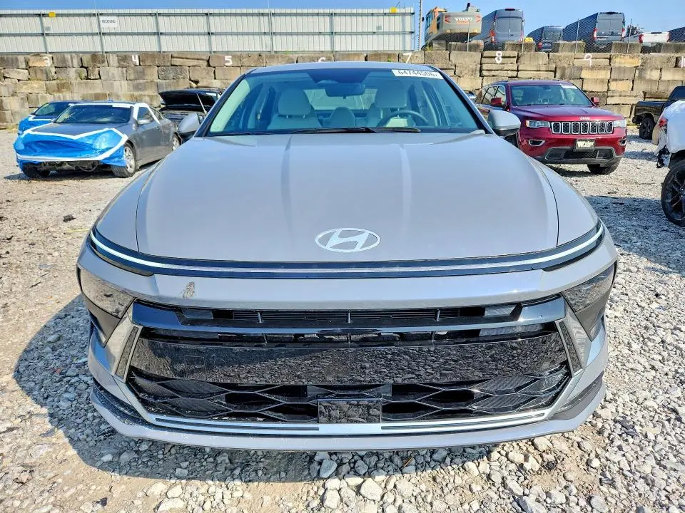 2025 HYUNDAI SONATA SE  