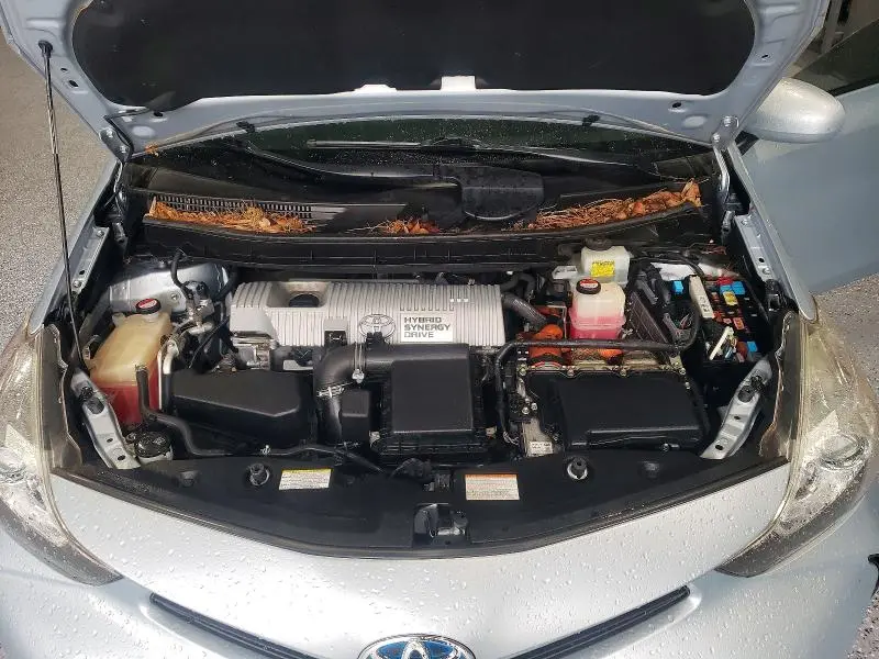 2015 TOYOTA PRIUS V FOUR  