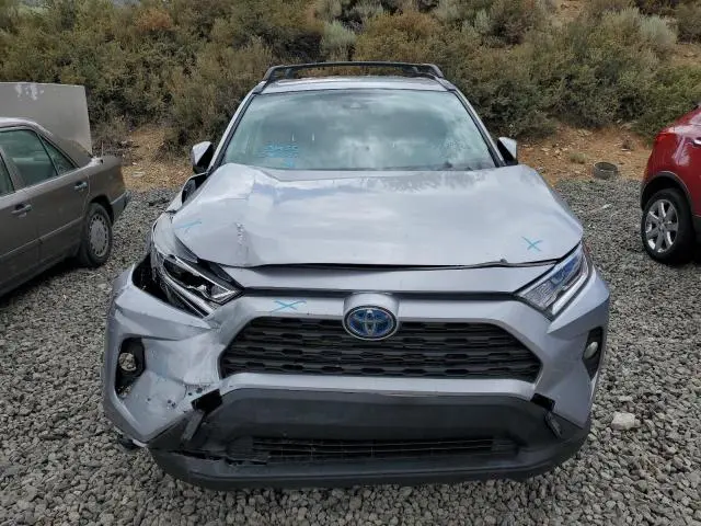2021 TOYOTA RAV4 XLE  