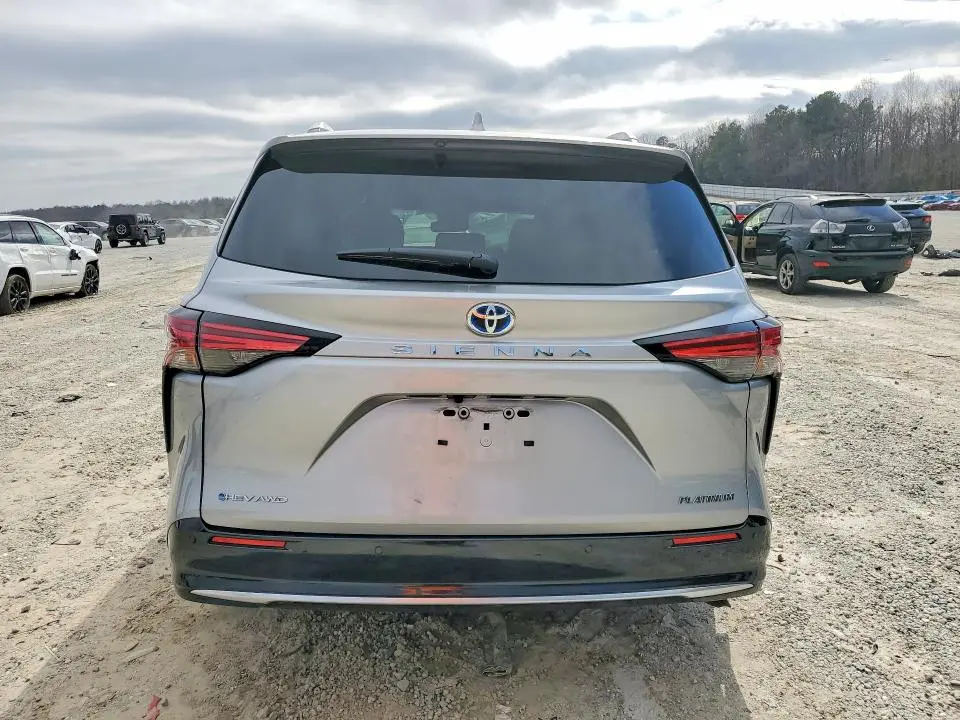 2025 TOYOTA SIENNA PLATINUM 7-PASSENGER  