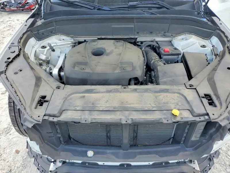 2021 VOLVO XC90 T6 MOMENTUM  