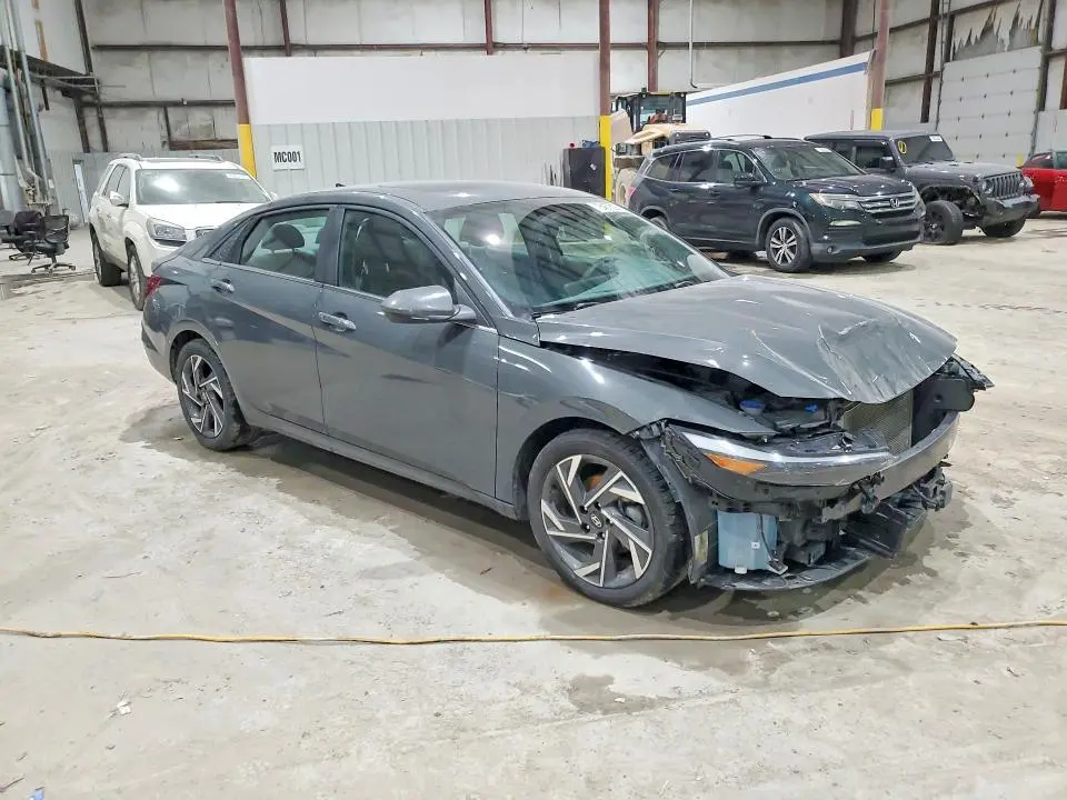 2024 HYUNDAI ELANTRA SEL  