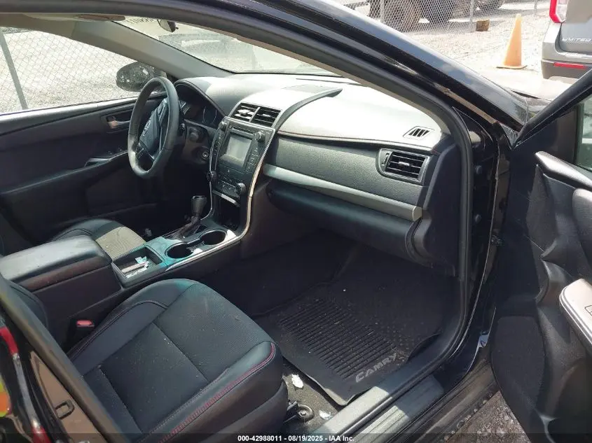 2017 TOYOTA CAMRY SE