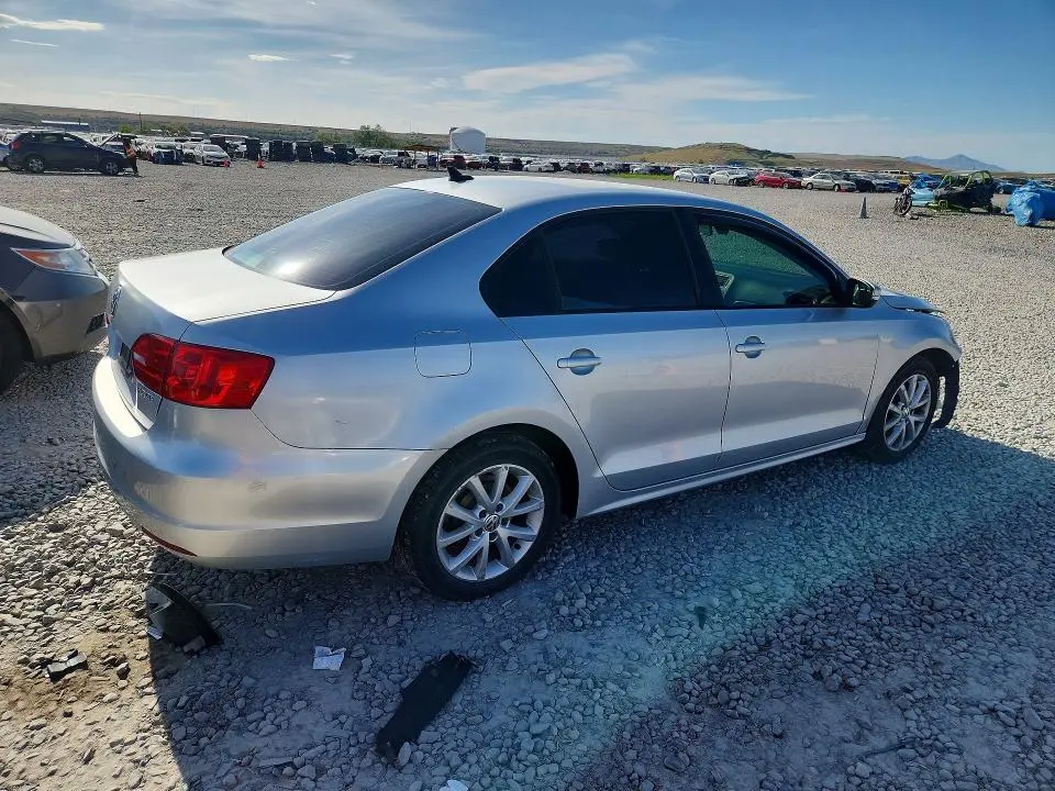 2012 VOLKSWAGEN JETTA SE  