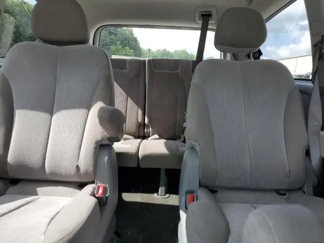 2012 KIA SEDONA LX  