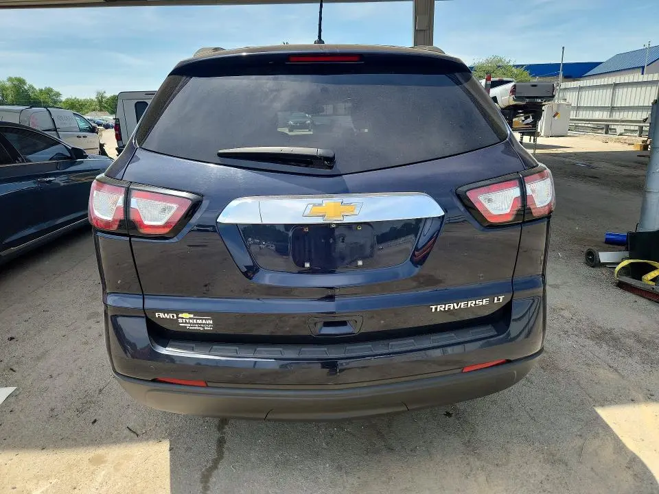 2015 CHEVROLET TRAVERSE LT  