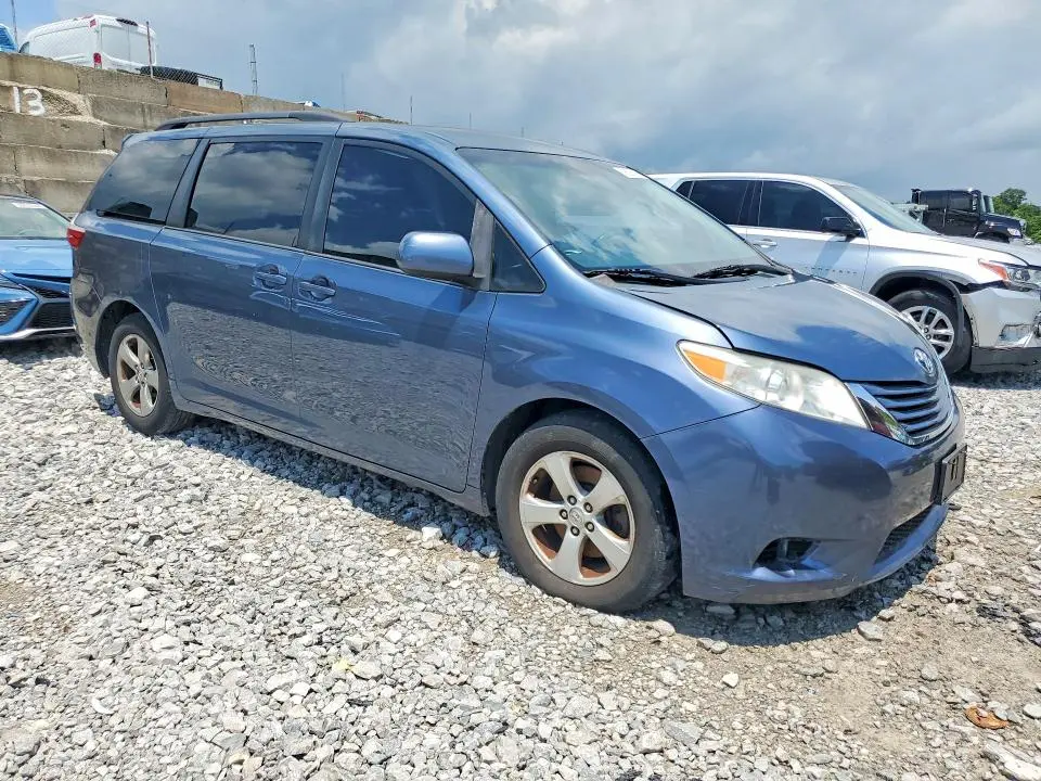 2015 TOYOTA SIENNA LE  