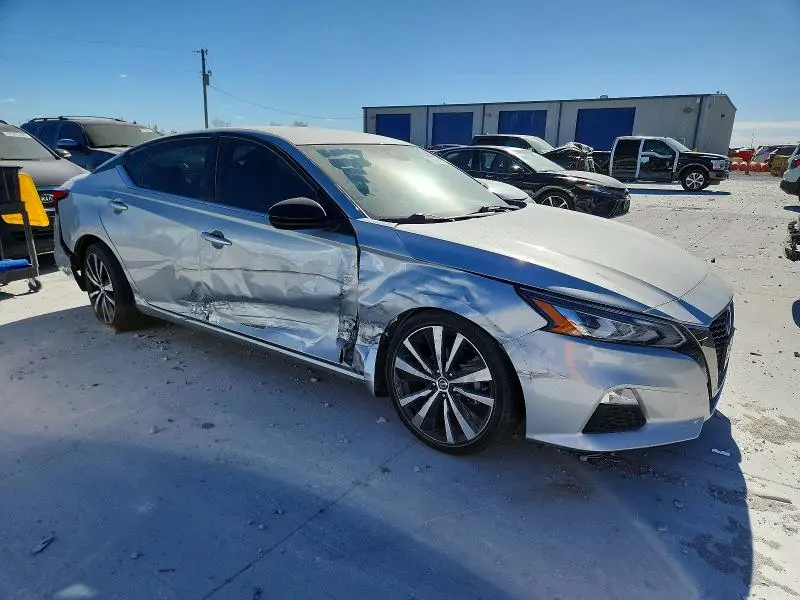 2022 NISSAN ALTIMA SR  