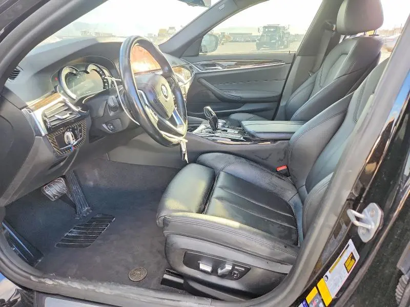 2019 BMW 530E   