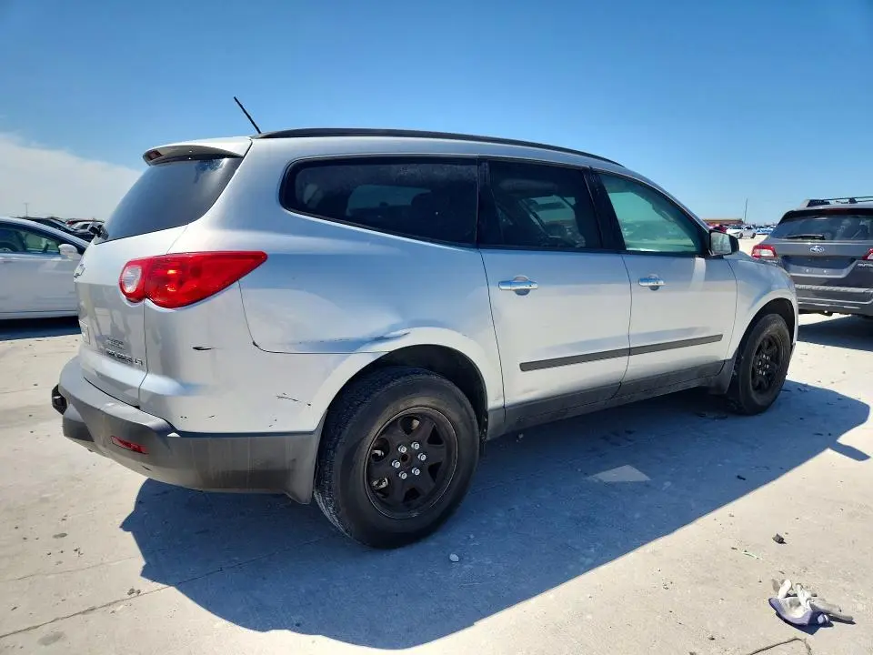 2012 CHEVROLET TRAVERSE LS  