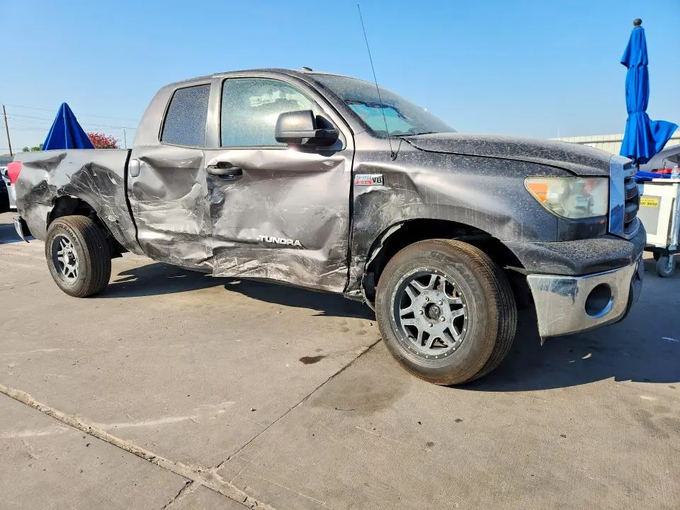 2013 TOYOTA TUNDRA DOUBLE CAB SR5  