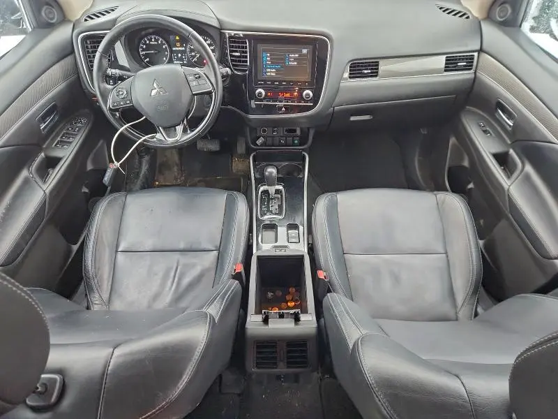 2020 MITSUBISHI OUTLANDER SE  