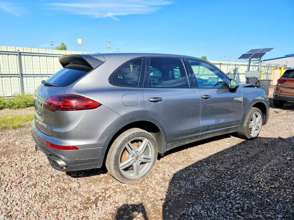 2017 PORSCHE CAYENNE   