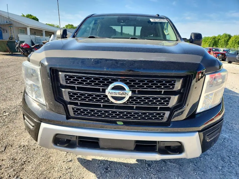 2020 NISSAN TITAN SV  