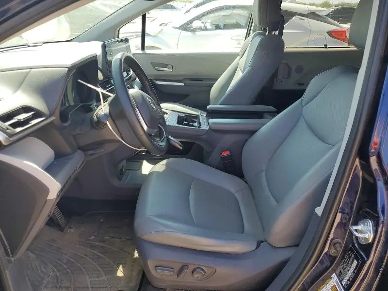 2021 TOYOTA SIENNA XLE 7-PASSENGER  