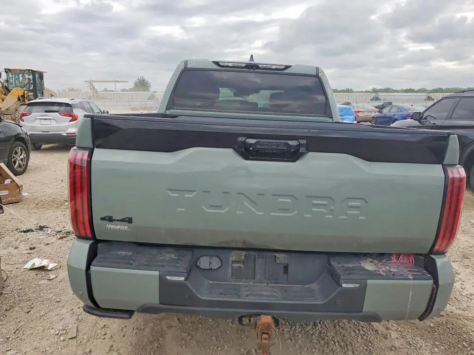 2024 TOYOTA TUNDRA PLATINUM  