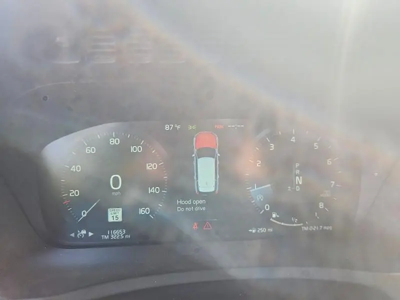 2016 VOLVO XC90 T6  