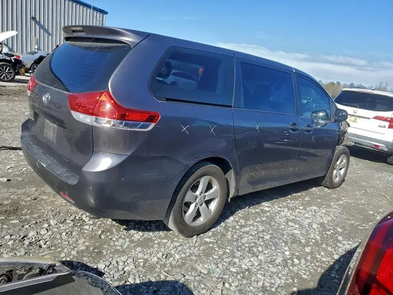 2011 TOYOTA SIENNA   