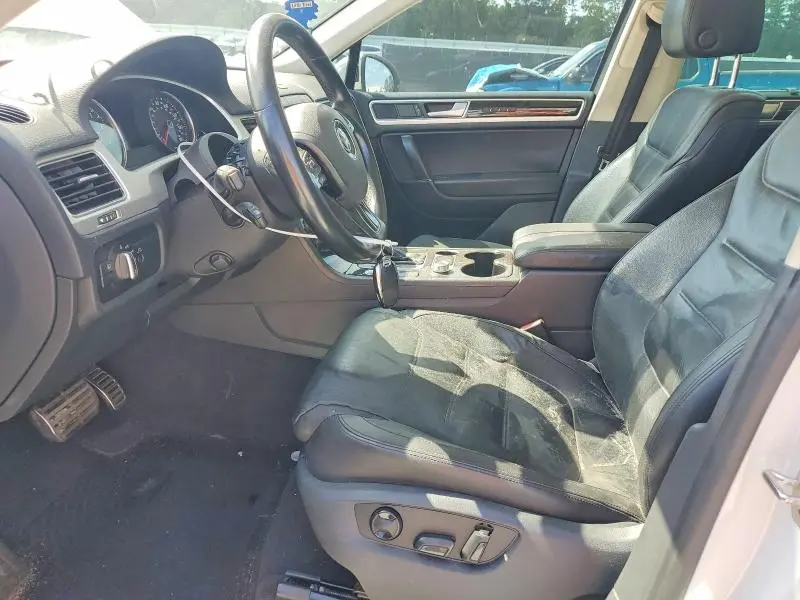 2015 VOLKSWAGEN TOUAREG HYBRID  