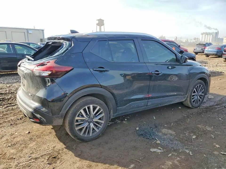 2024 NISSAN KICKS SV  