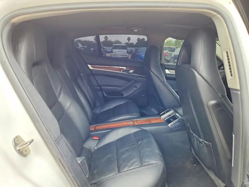 2011 PORSCHE PANAMERA 2  