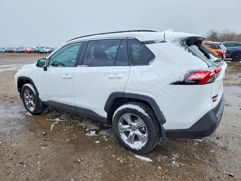 2024 TOYOTA RAV4 XLE  