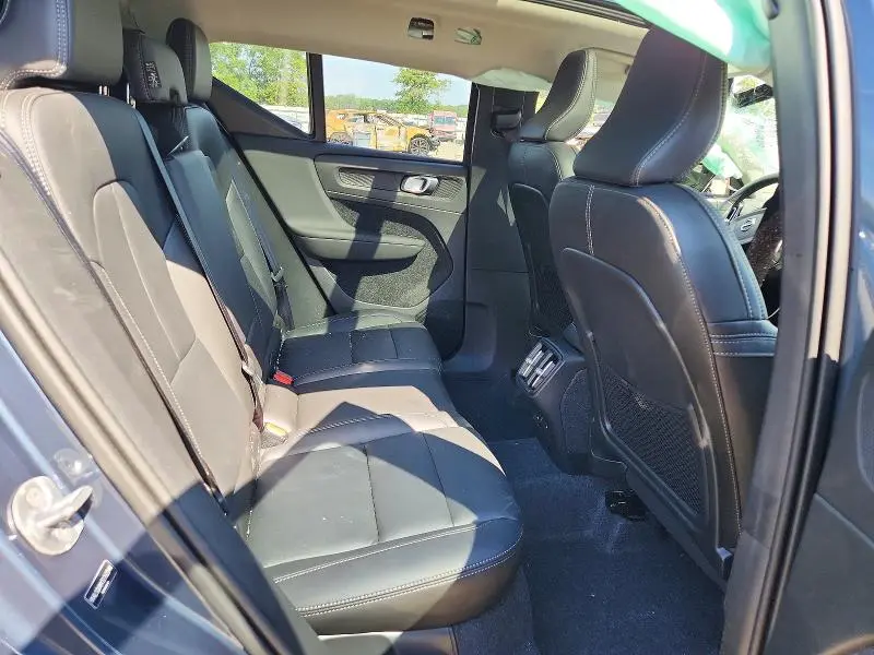 2026 VOLVO XC40 ULTRA  
