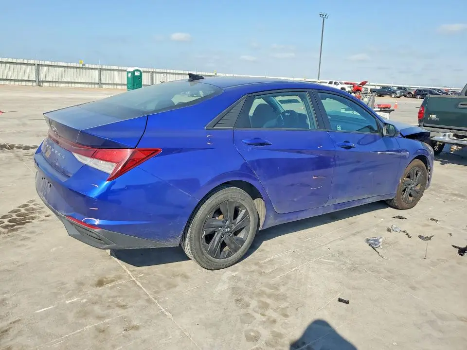 2021 HYUNDAI ELANTRA SEL  