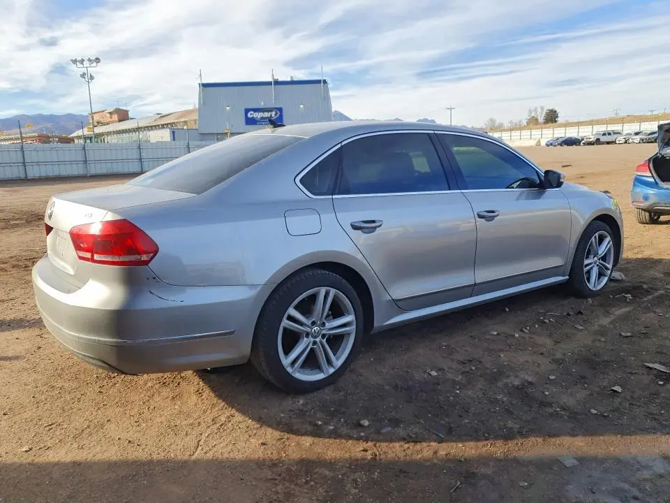 2014 VOLKSWAGEN PASSAT SE  