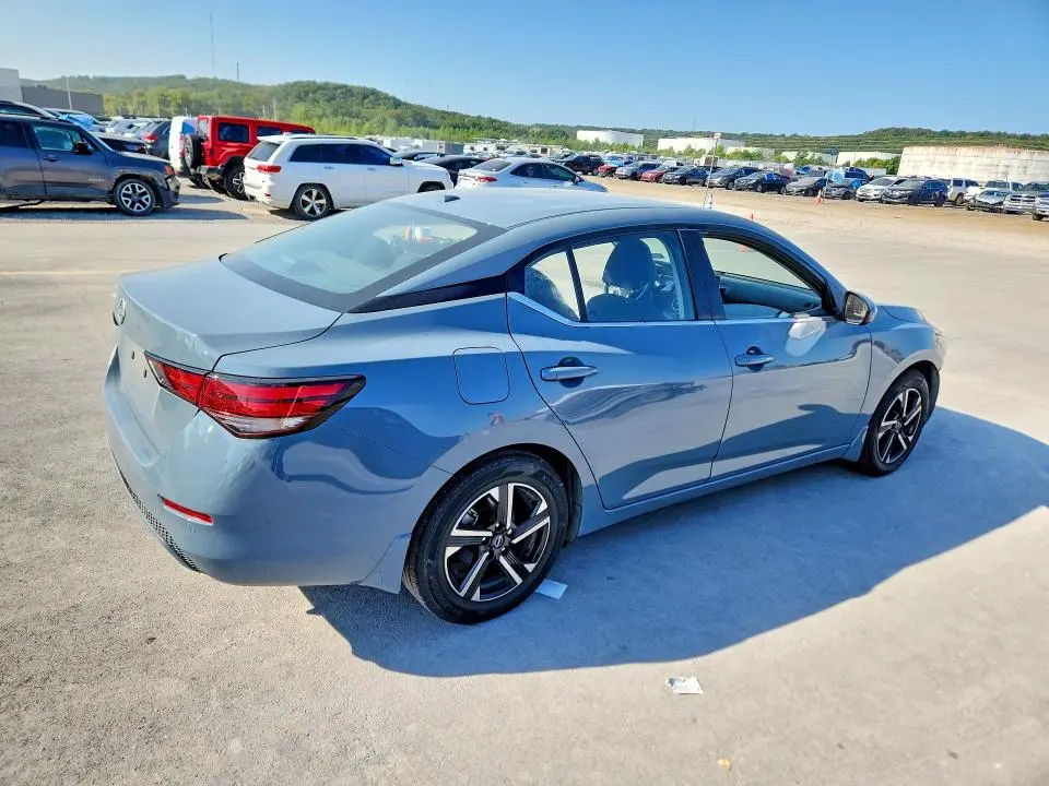 2025 NISSAN SENTRA SV  