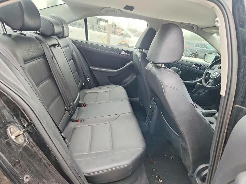 2012 VOLKSWAGEN JETTA SE  
