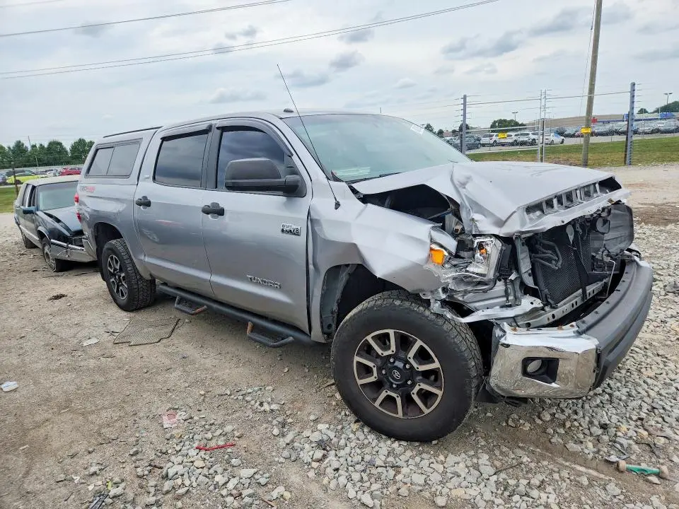 2016 TOYOTA TUNDRA SR5  