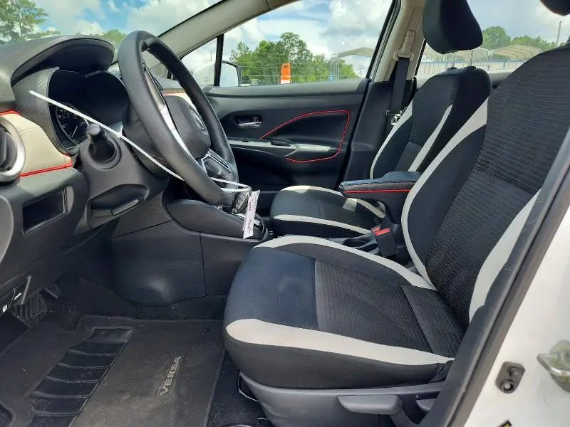 2020 NISSAN VERSA SV  