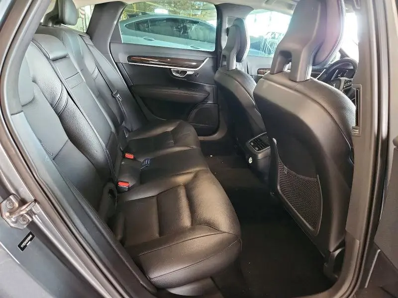 2017 VOLVO S90 T5 MOMENTUM  