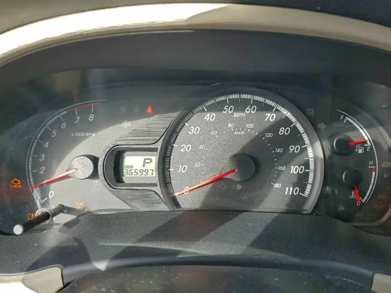 2013 TOYOTA SIENNA LE  