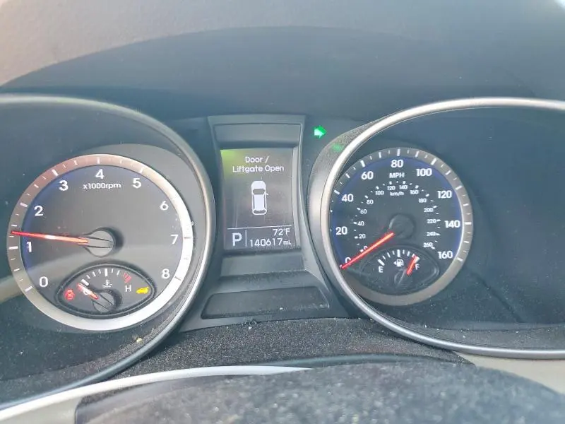 2016 HYUNDAI SANTA FE SE  