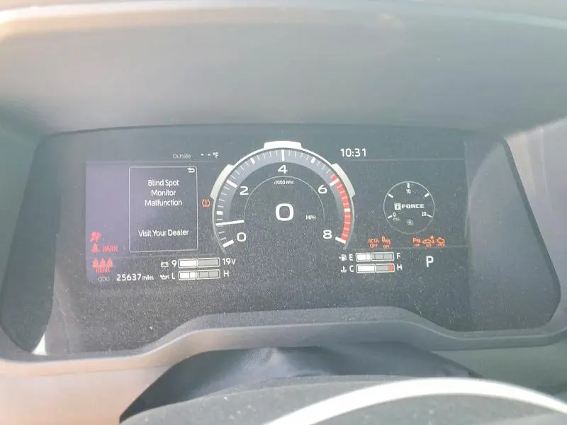 2025 TOYOTA TUNDRA PLATINUM  