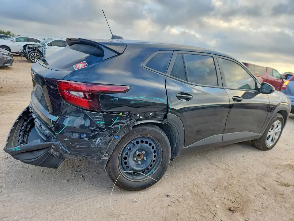 2025 CHEVROLET TRAX LS  