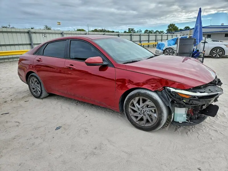 2024 HYUNDAI ELANTRA SEL  