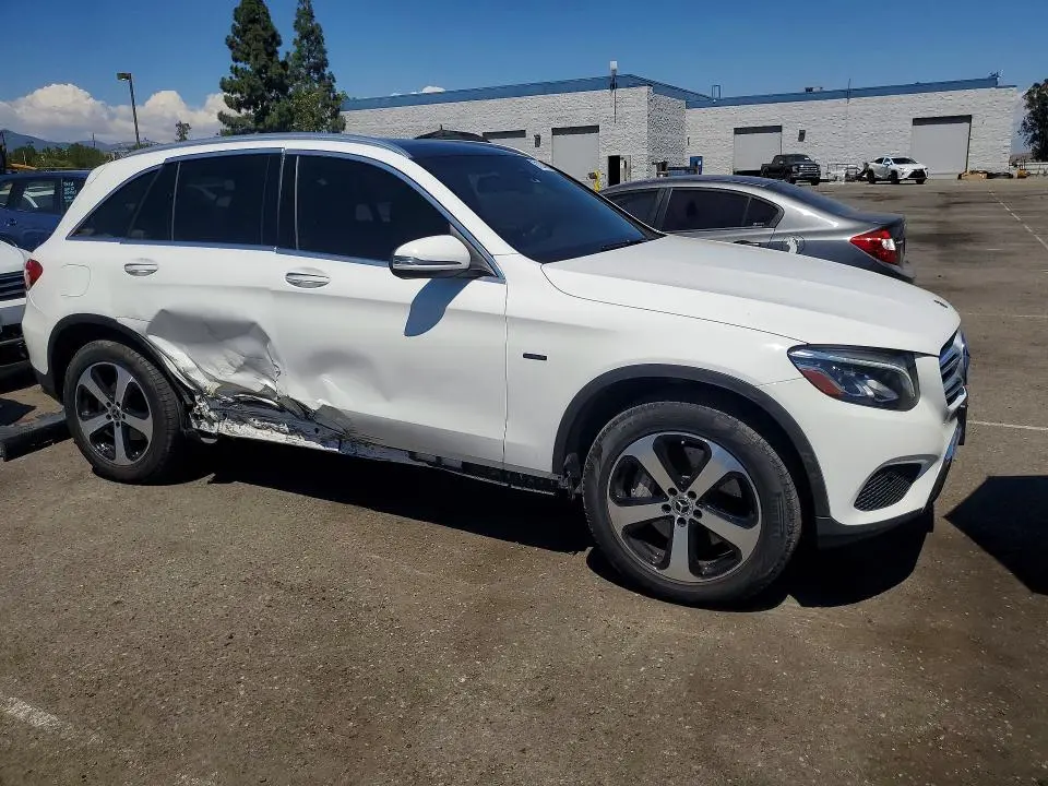 2019 MERCEDES-BENZ GLC 350E  