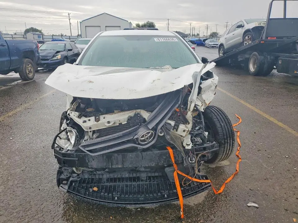 2016 TOYOTA COROLLA LE PLUS  