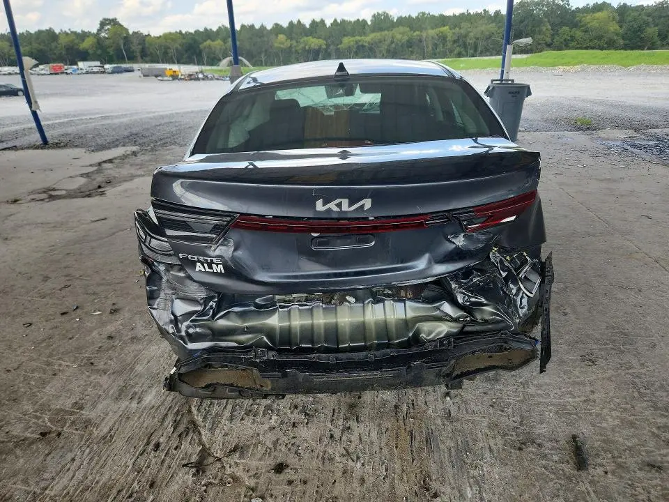 2024 KIA FORTE LXS  