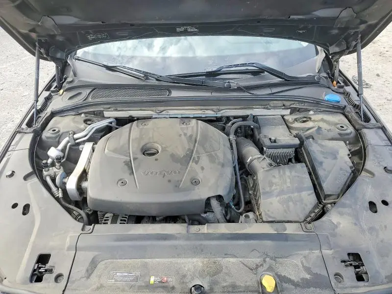2018 VOLVO S90 T5 MOMENTUM  
