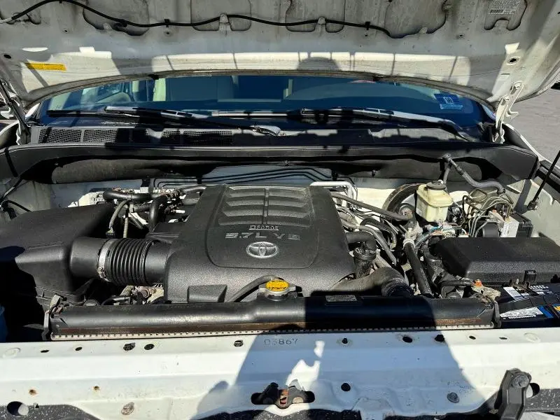 2011 TOYOTA SEQUOIA PLATINUM  