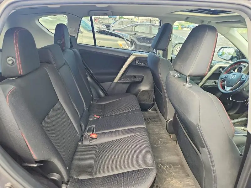 2015 TOYOTA RAV4 XLE  
