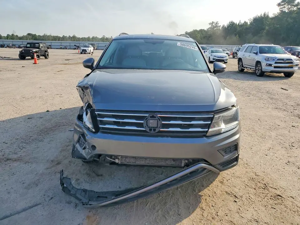 2018 VOLKSWAGEN TIGUAN SE  