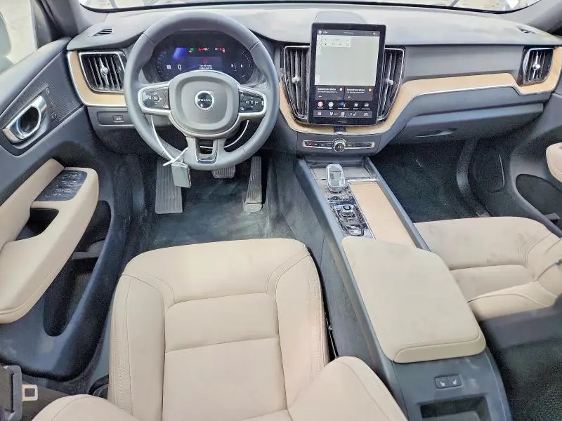 2026 VOLVO XC60 PLUS  