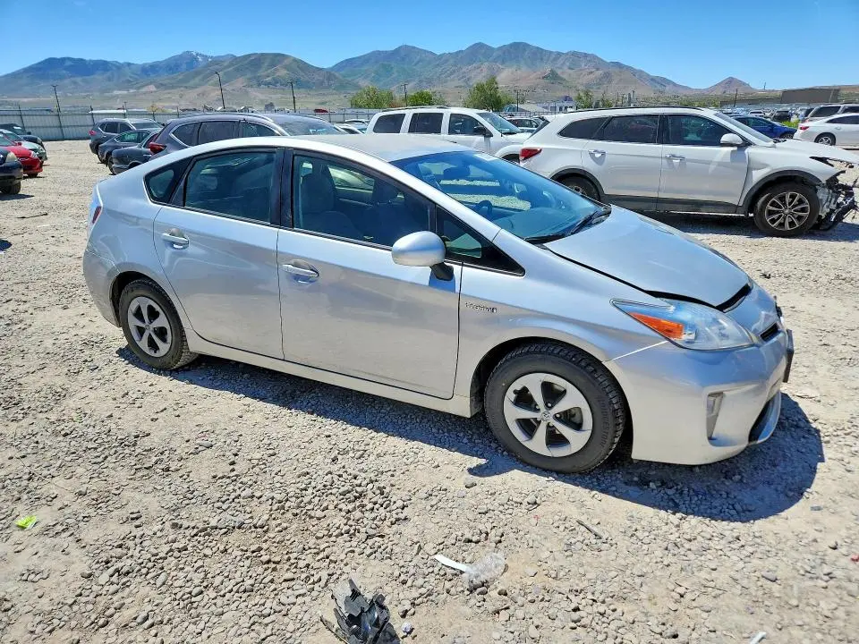 2015 TOYOTA PRIUS TWO  