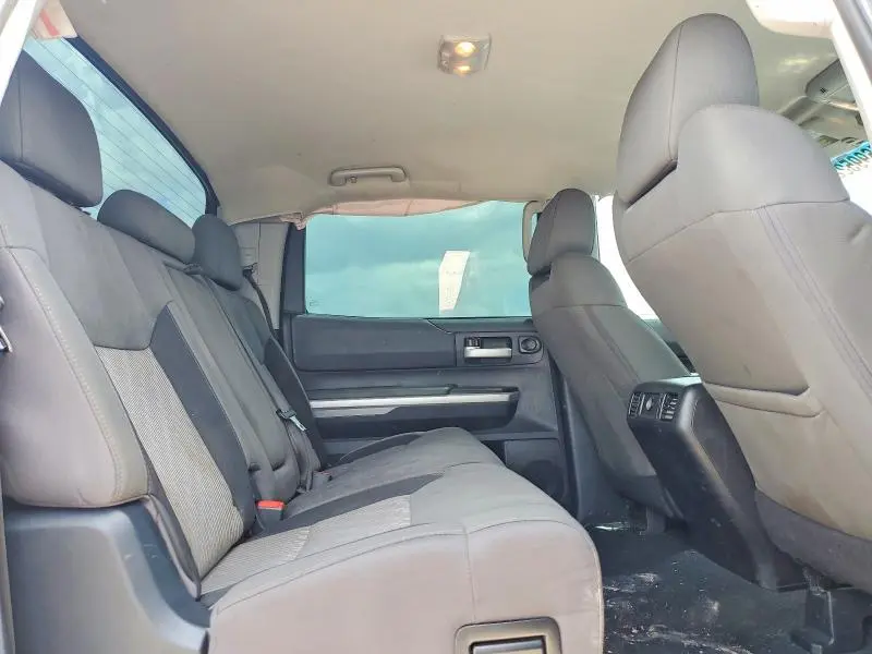 2015 TOYOTA TUNDRA CREWMAX SR5  