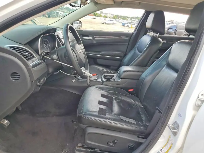 2016 CHRYSLER 300 LIMITED  